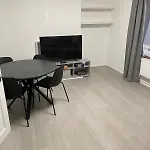 Cosy Ground Floor Flat Next To The Tube