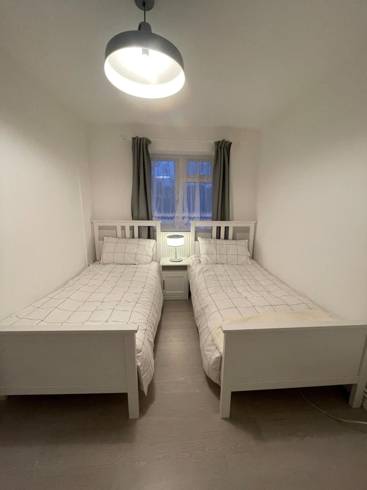Cosy Ground Floor Flat Next To The Tube * Londra